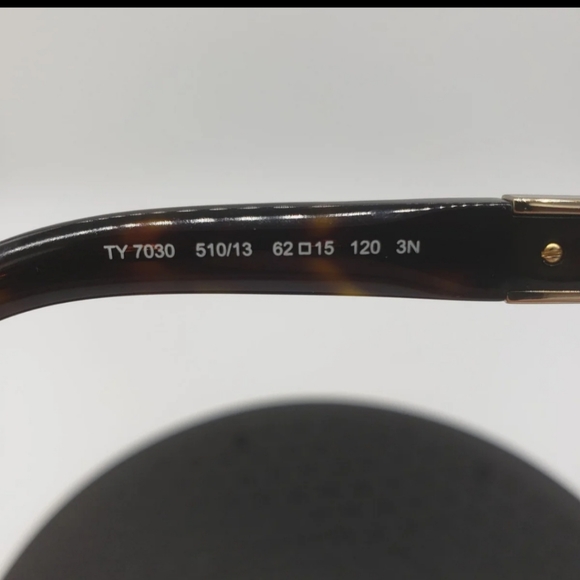 Tory burch sunglasses - Picture 3 of 10
